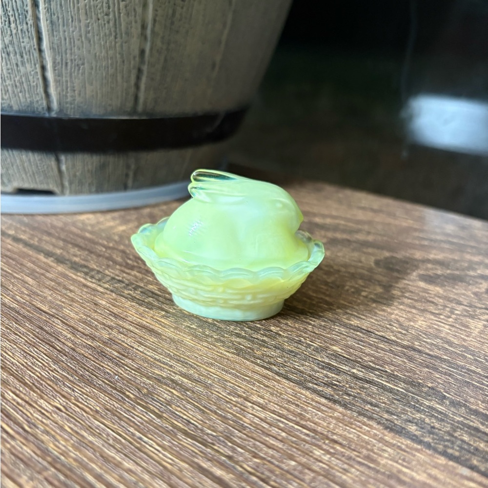 Boyd Glass Salt Bunny Yellow Mini Bunny On Nest GLOWS 4th Five Years